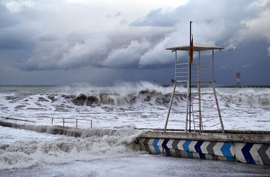 Шторм в Сочи