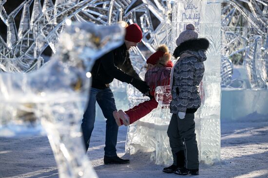 Международный фестиваль скульптур из снега и льда в Москве