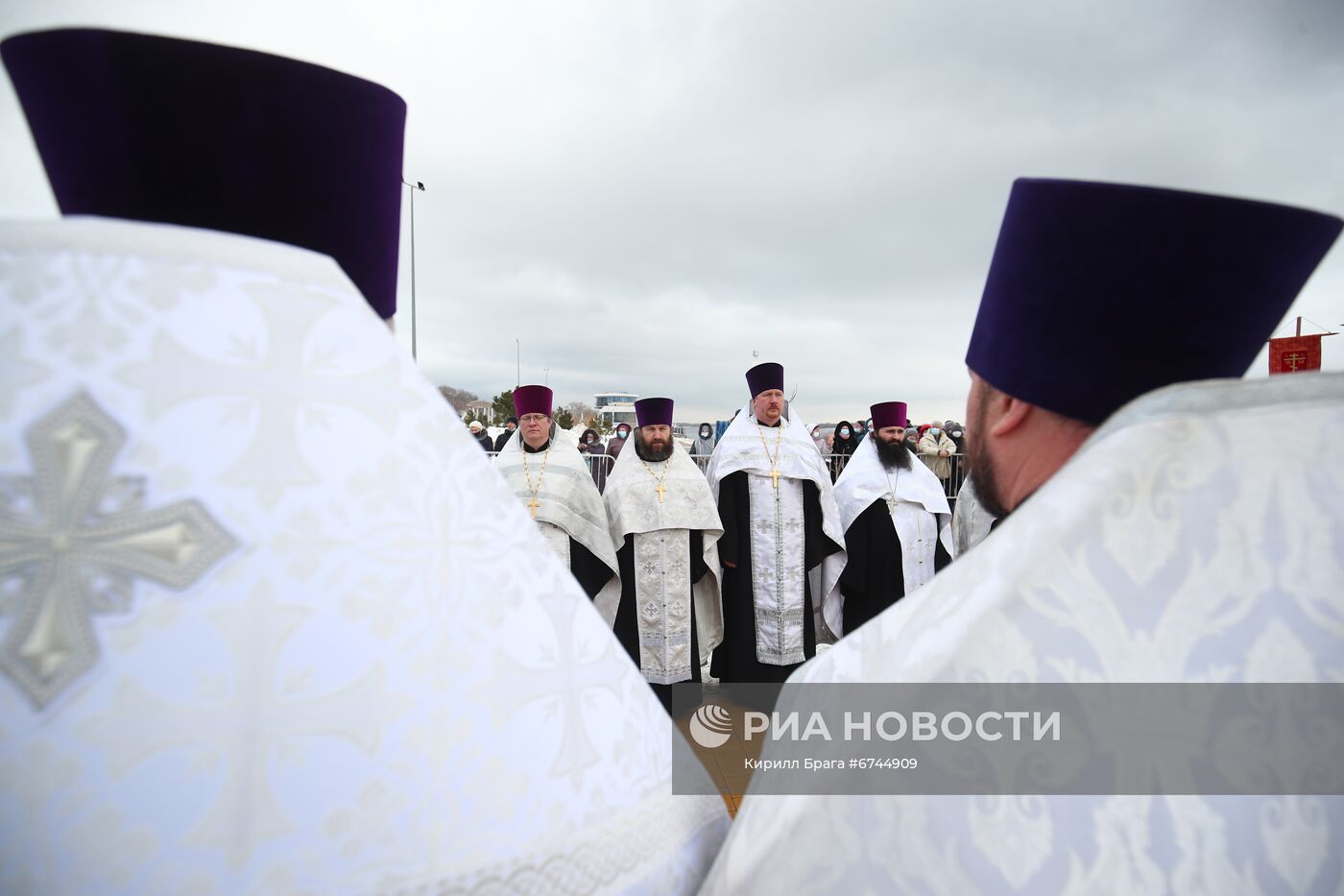 Празднование Крещения в регионах России