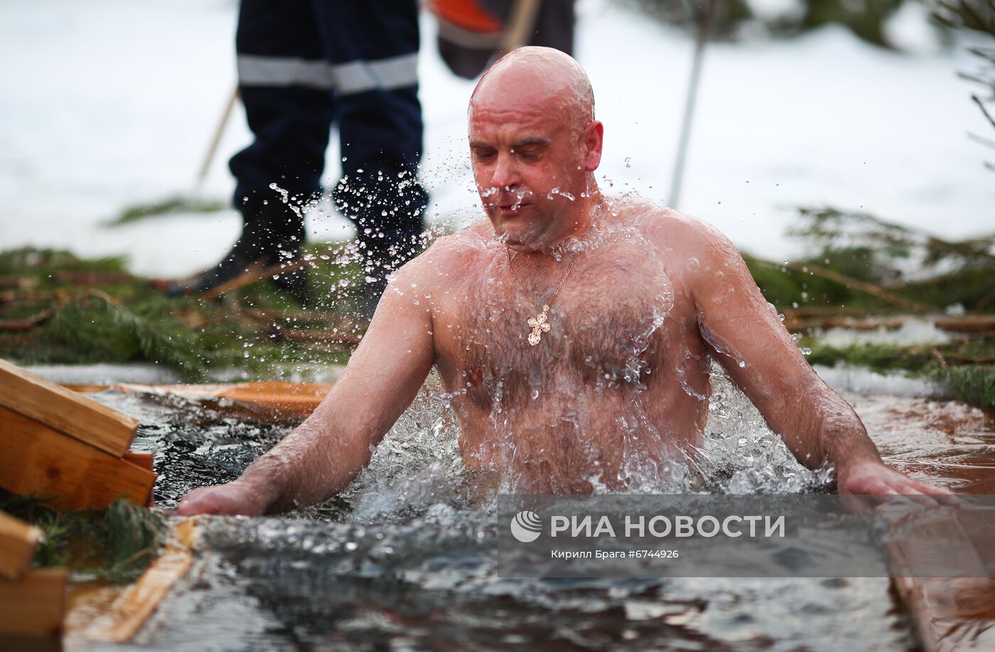 Празднование Крещения в регионах России