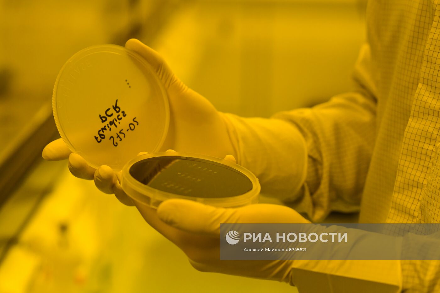 Создание микрофлюидных чипов в научном центре "Функциональные микро/наносистемы" МГТУ им. Н.Э. Баумана 