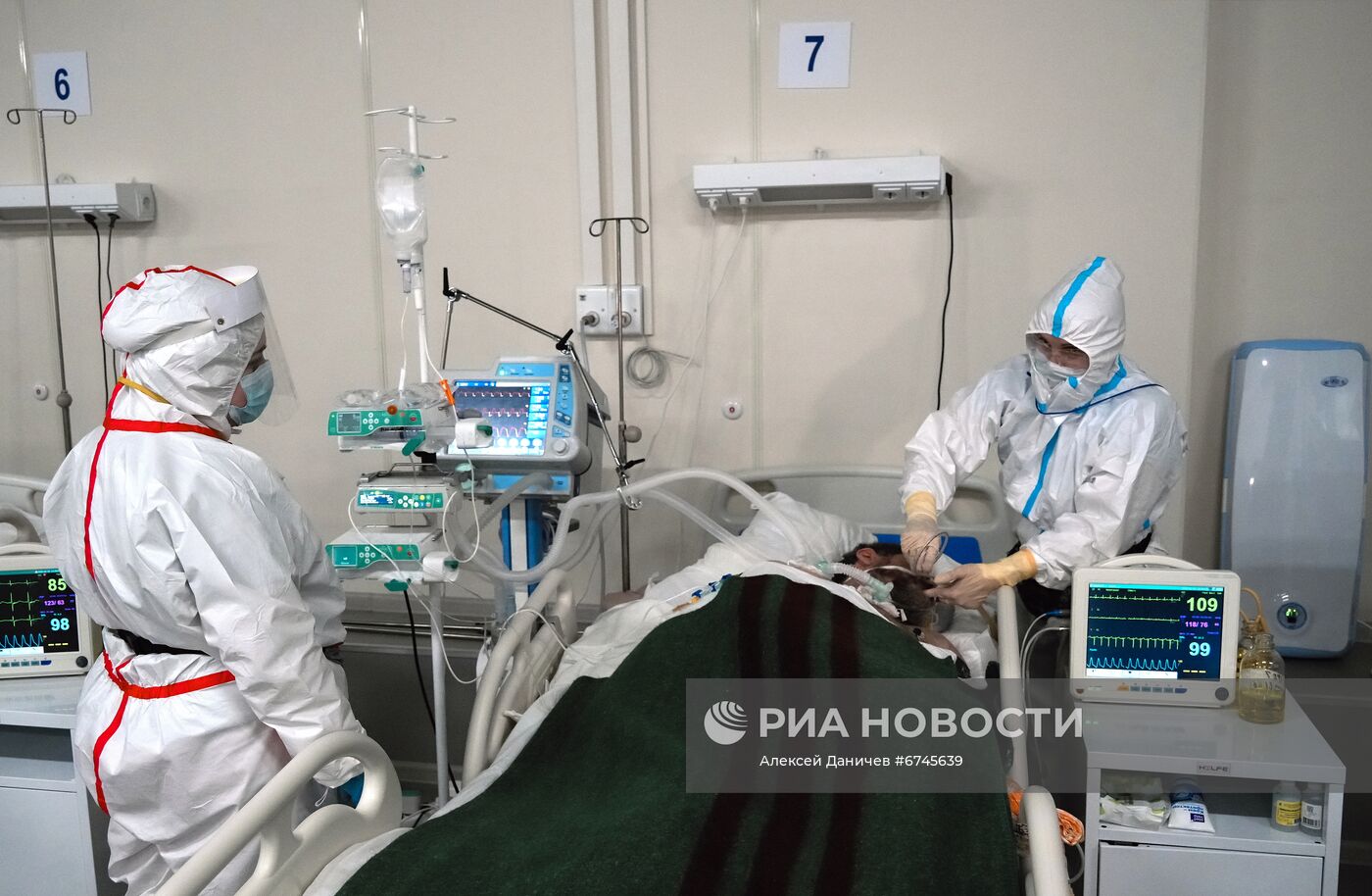 Госпиталь "Ленэкспо" для пациентов с Covid-19 в Санкт-Петербурге