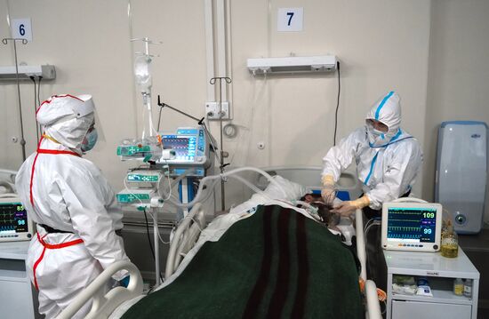 Госпиталь "Ленэкспо" для пациентов с Covid-19 в Санкт-Петербурге