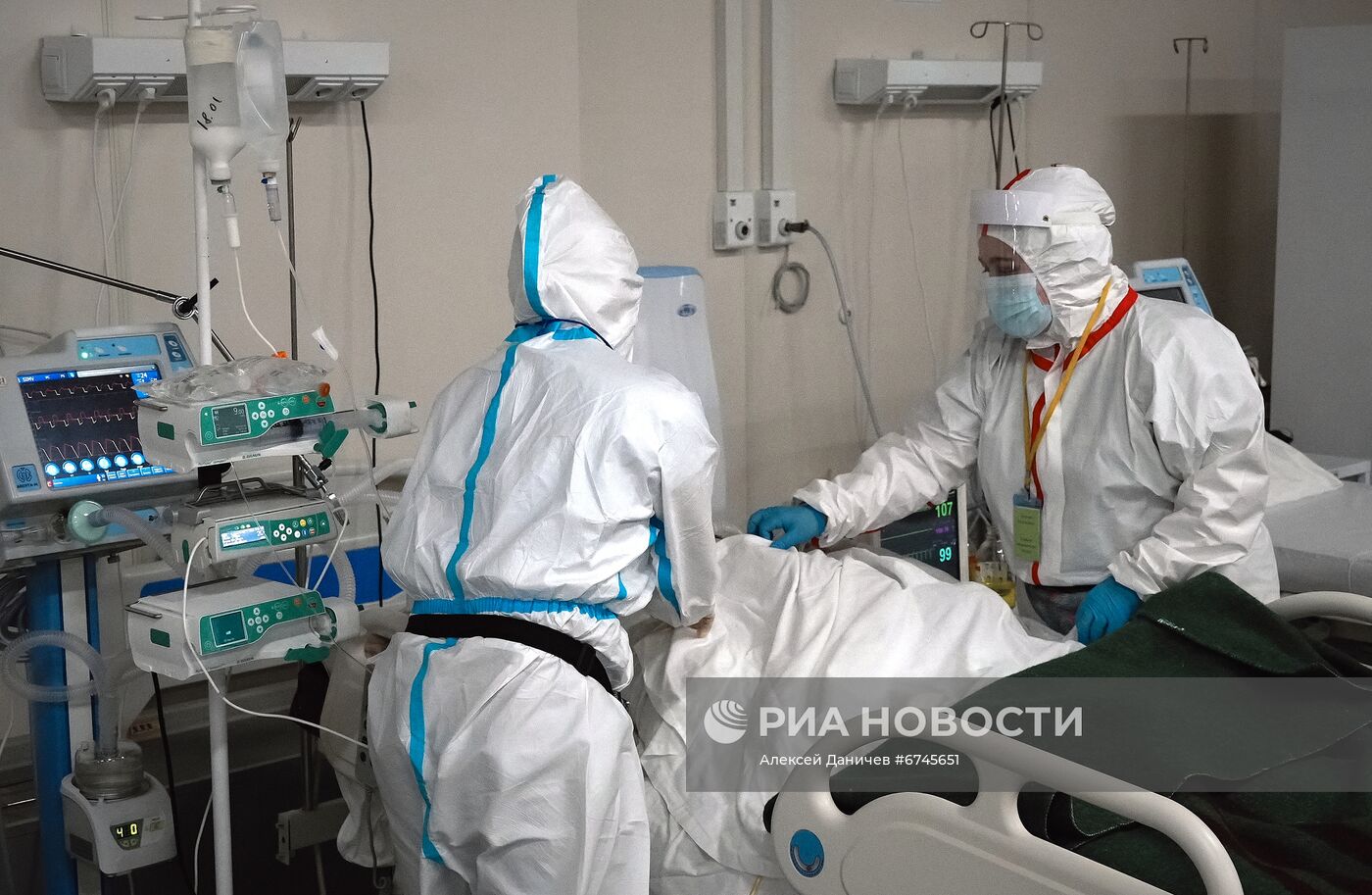 Госпиталь "Ленэкспо" для пациентов с Covid-19 в Санкт-Петербурге