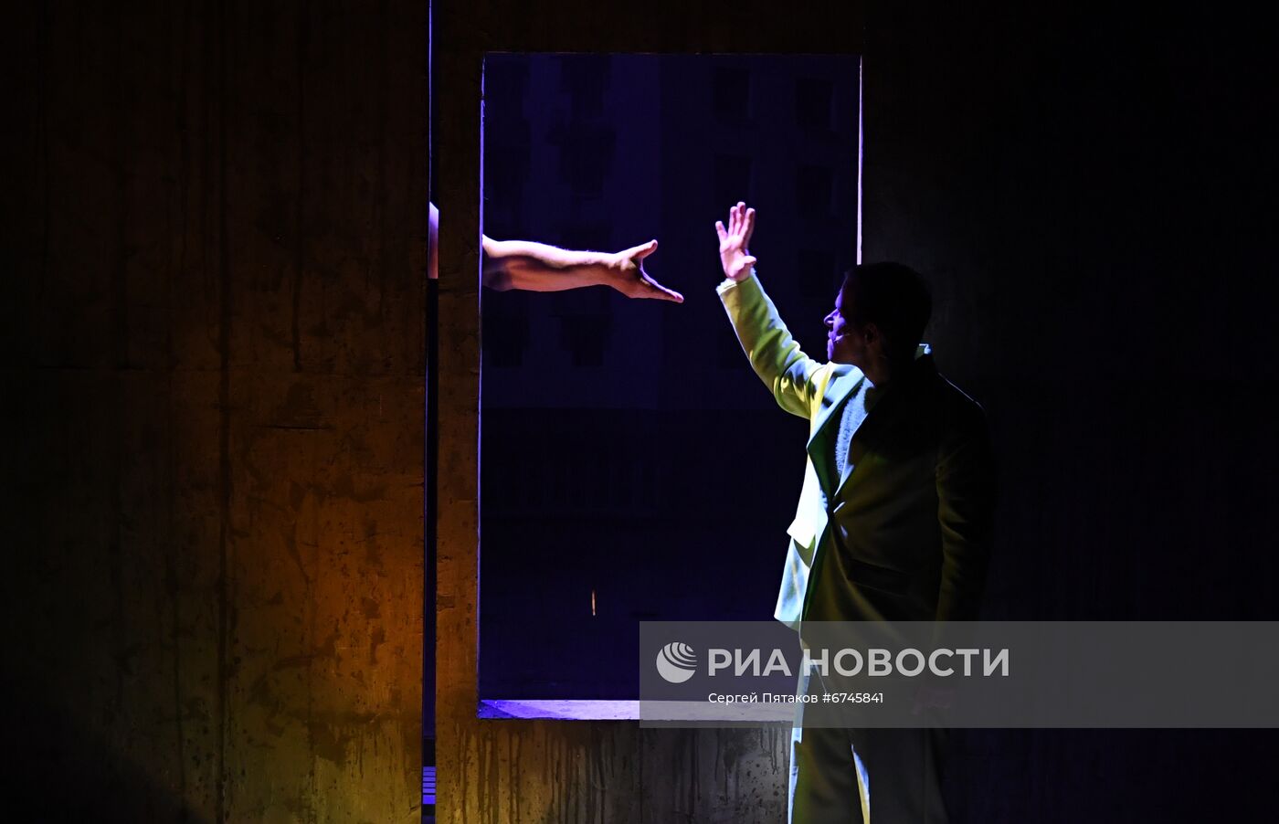 Спектакль "Женитьба. Трагедия" в Театре на Таганке