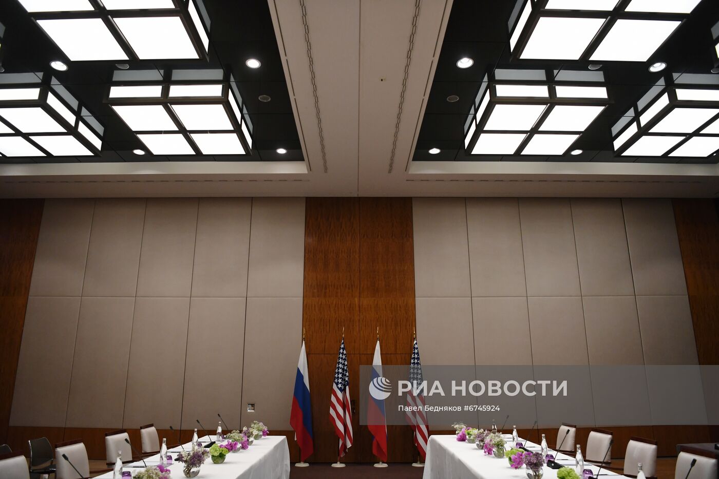 Встреча главы МИД РФ С. Лаврова с госсекретарем США Э. Блинкеном в Женеве