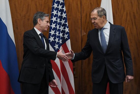 Встреча главы МИД РФ С. Лаврова с госсекретарем США Э. Блинкеном в Женеве