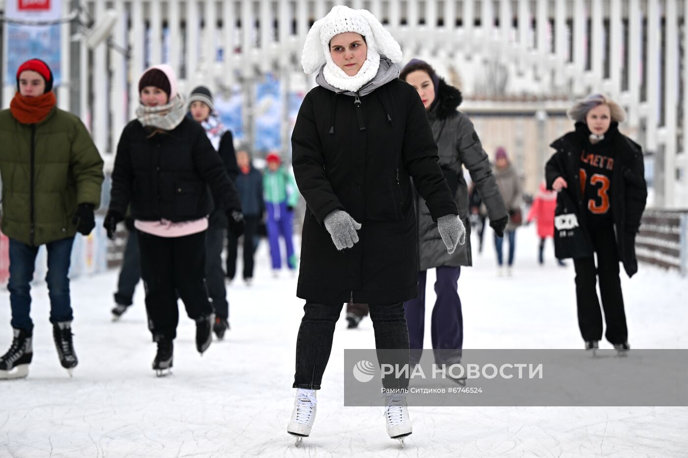 Благотворительный день на катке ВДНХ