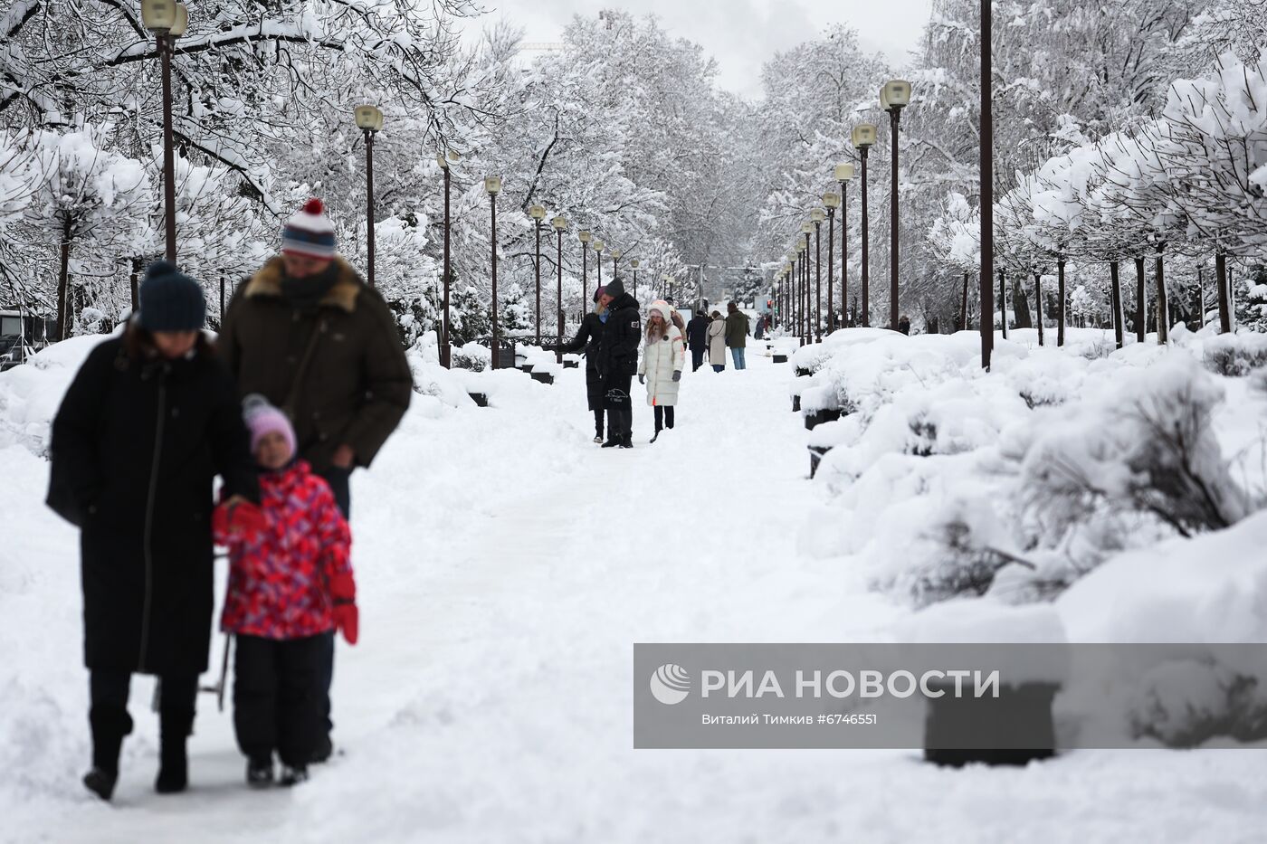 Сильные снегопады на юге России