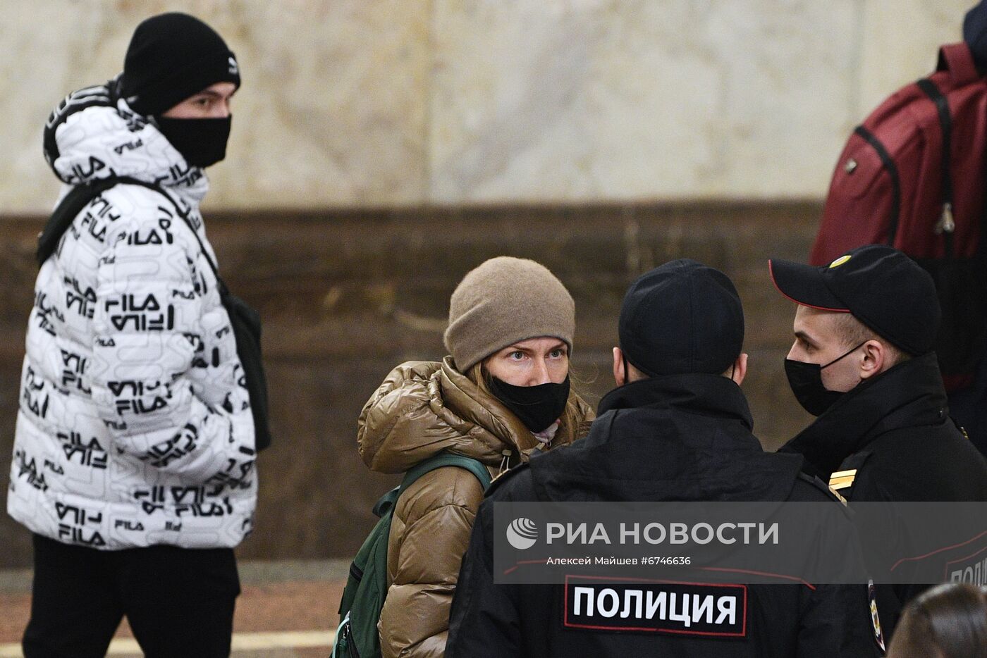 Соблюдение масочного режима в московском метро