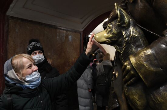 Соблюдение масочного режима в московском метро