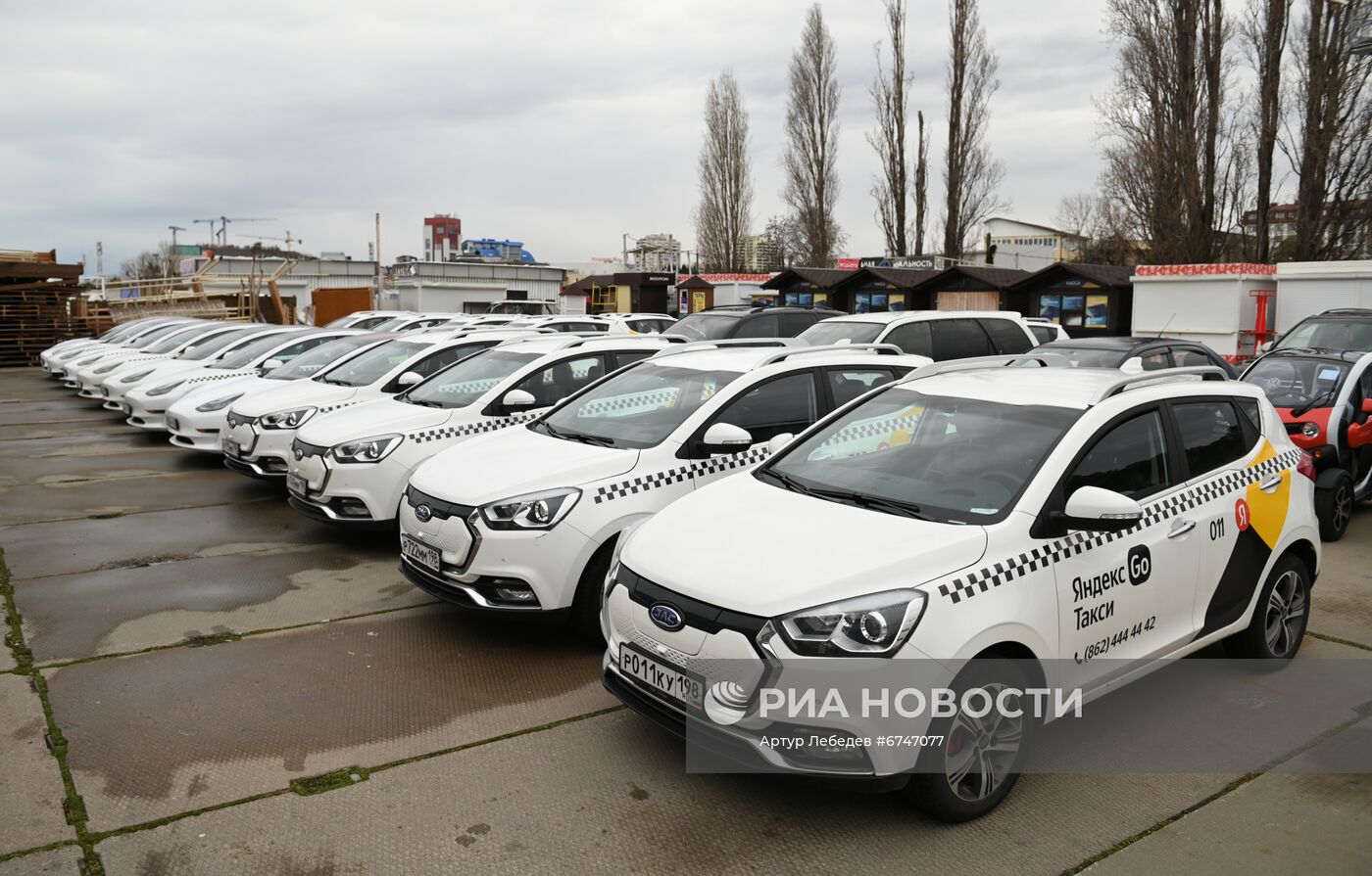 Таксопарк электромобилей в Сочи