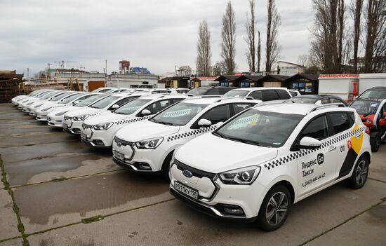 Таксопарк электромобилей в Сочи