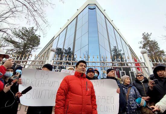 Митинг в поддержку киргизского журналиста Б. Темирова в Бишкеке