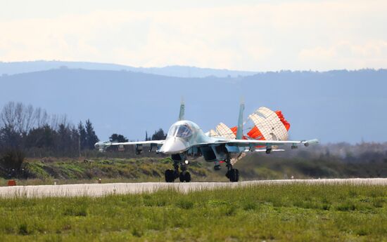 Совместное воздушное патрулирование военными летчиками России и Сирии