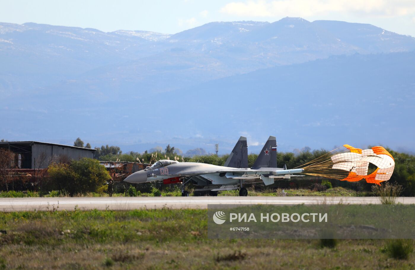 Совместное воздушное патрулирование военными летчиками России и Сирии