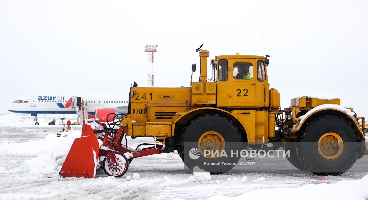 Аэропорт Краснодара закрыт из-за снегопада