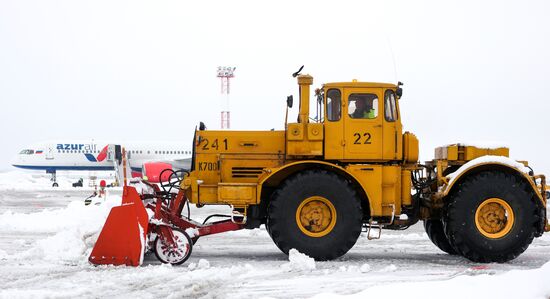 Аэропорт Краснодара закрыт из-за снегопада