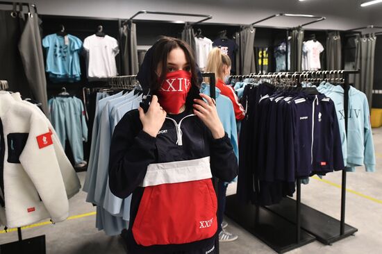 Фигуристка Е. Медведева посетила экипировочный центр Zasport для российских олимпийцев