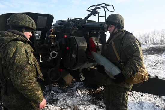 Учения артиллеристов и мотострелковых войск в Южном военном округе