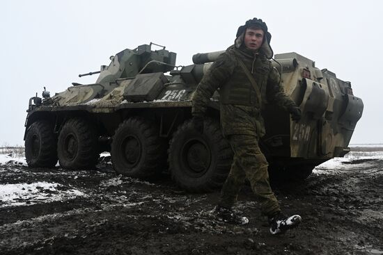 Учения артиллеристов и мотострелковых войск в Южном военном округе