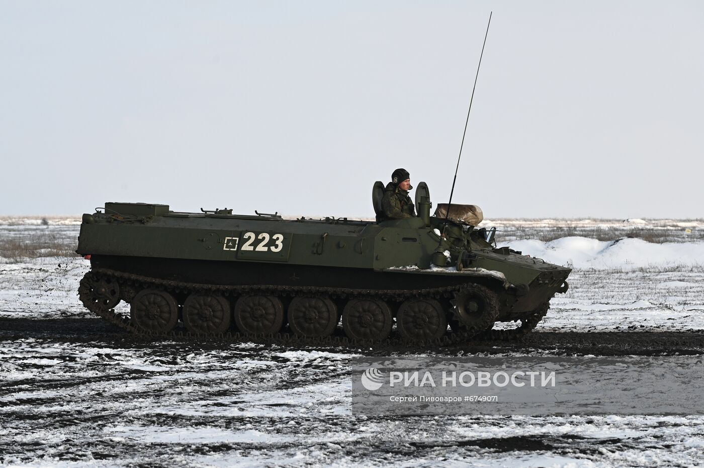 Учения артиллеристов и мотострелковых войск в Южном военном округе