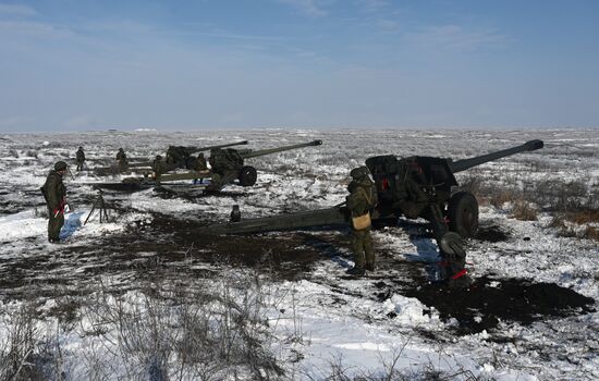 Учения артиллеристов и мотострелковых войск в Южном военном округе