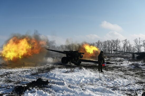 Учения артиллеристов и мотострелковых войск в Южном военном округе