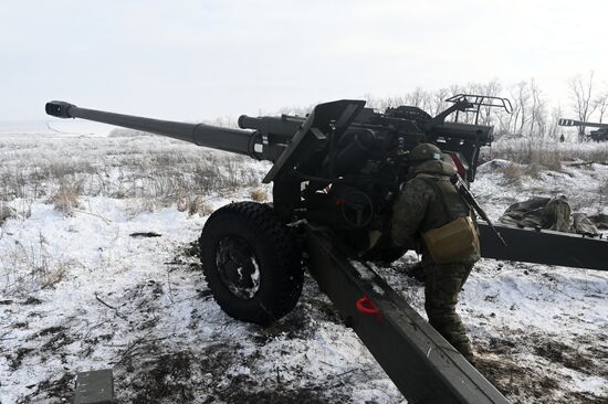 Учения артиллеристов и мотострелковых войск в Южном военном округе