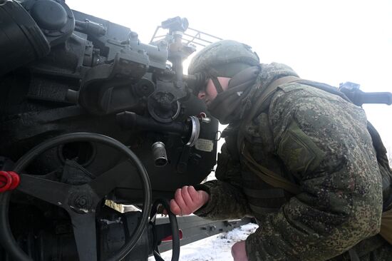 Учения артиллеристов и мотострелковых войск в Южном военном округе