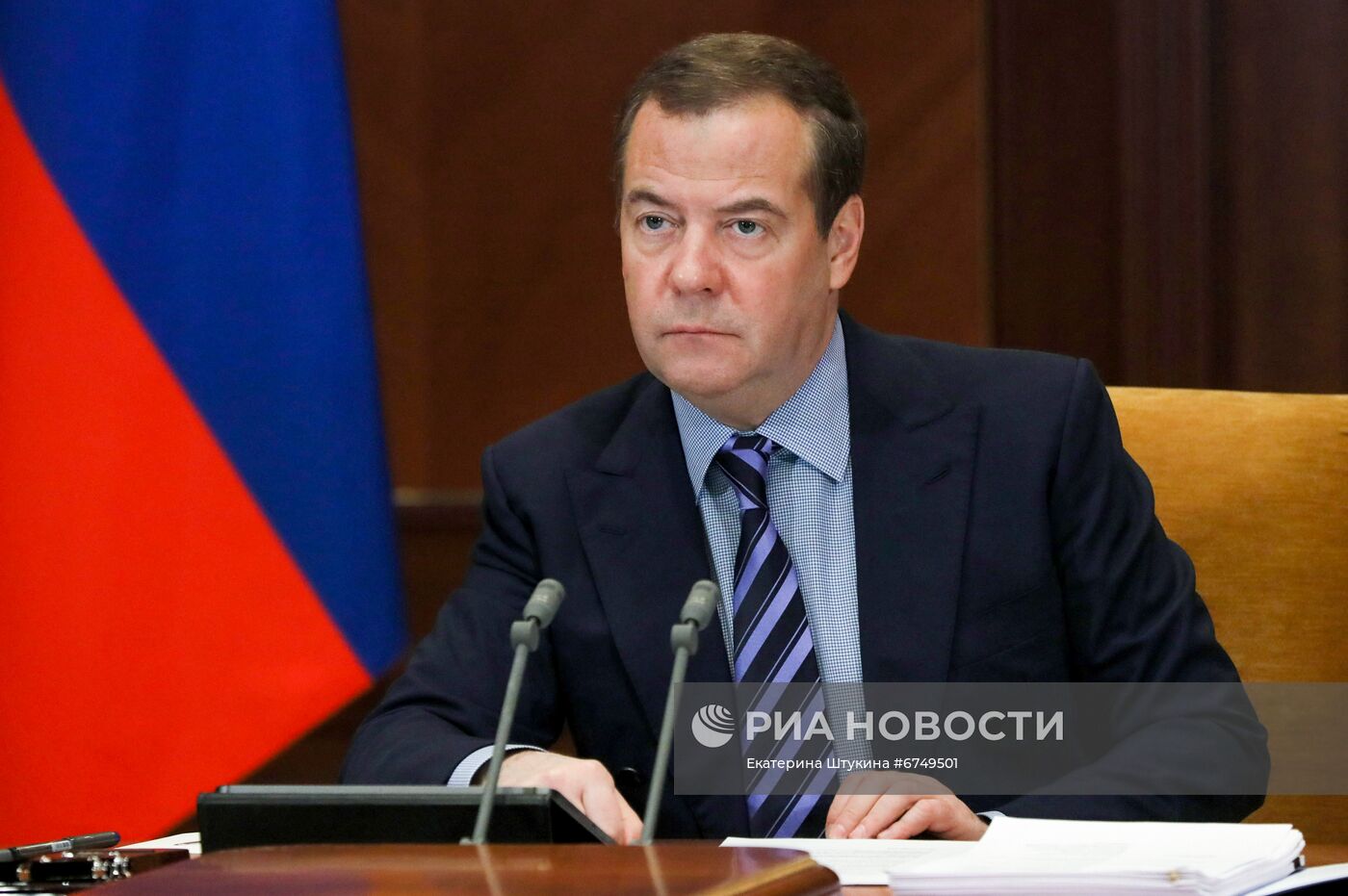 Зампред Совета безопасности РФ Д. Медведев провел заседание президиума Совета при президенте РФ по науке и образованию