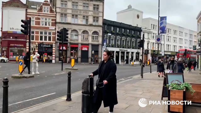 В Лондоне сегодня отменили обязательные маски