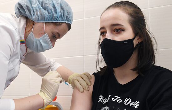 Обязательная вакцинация студентов от COVID-19 в Красноярске