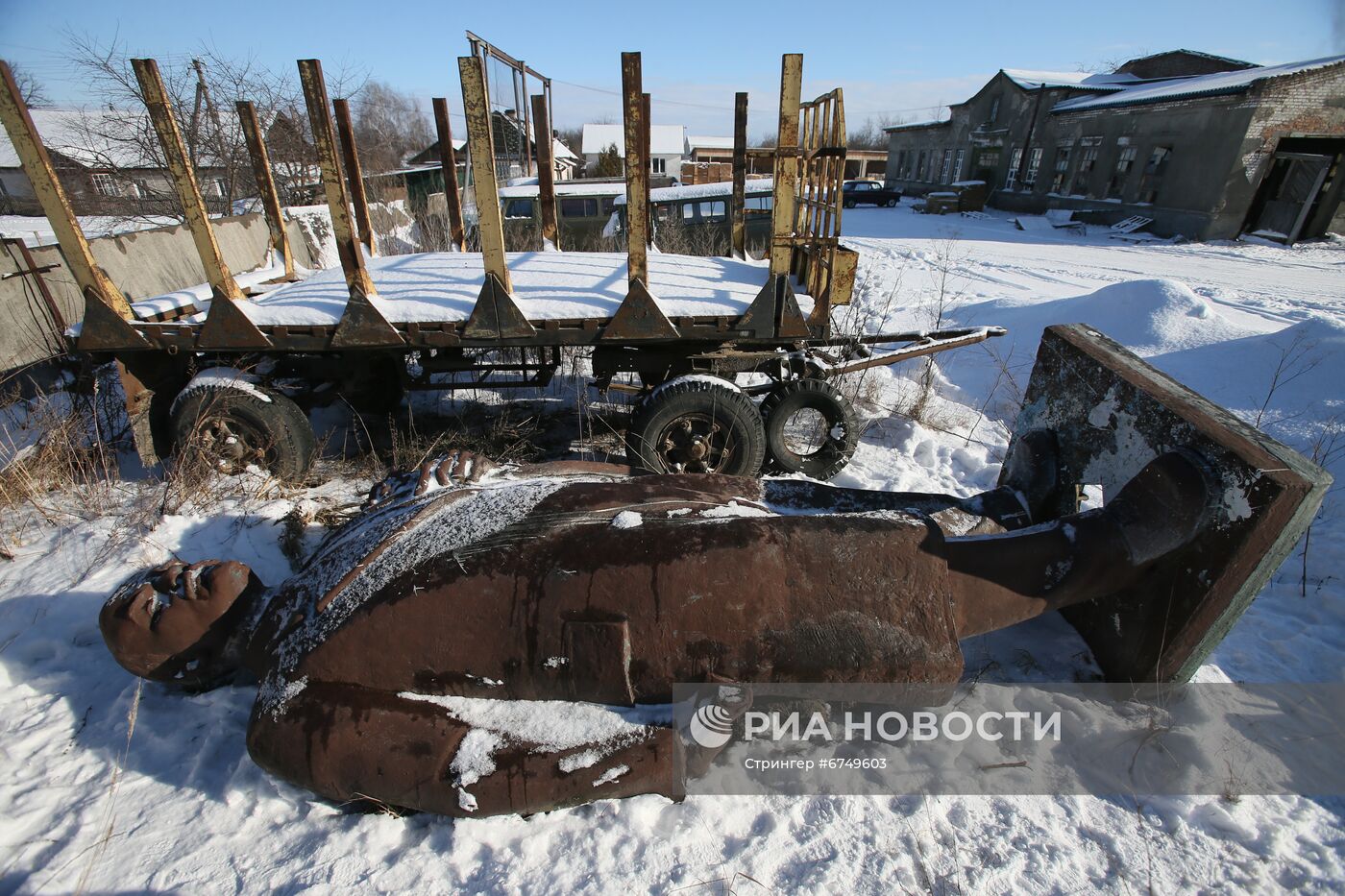 В Черниговской области Украины выставили на аукцион памятник Ленину