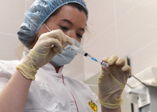 Обязательная вакцинация студентов от COVID-19 в Красноярске