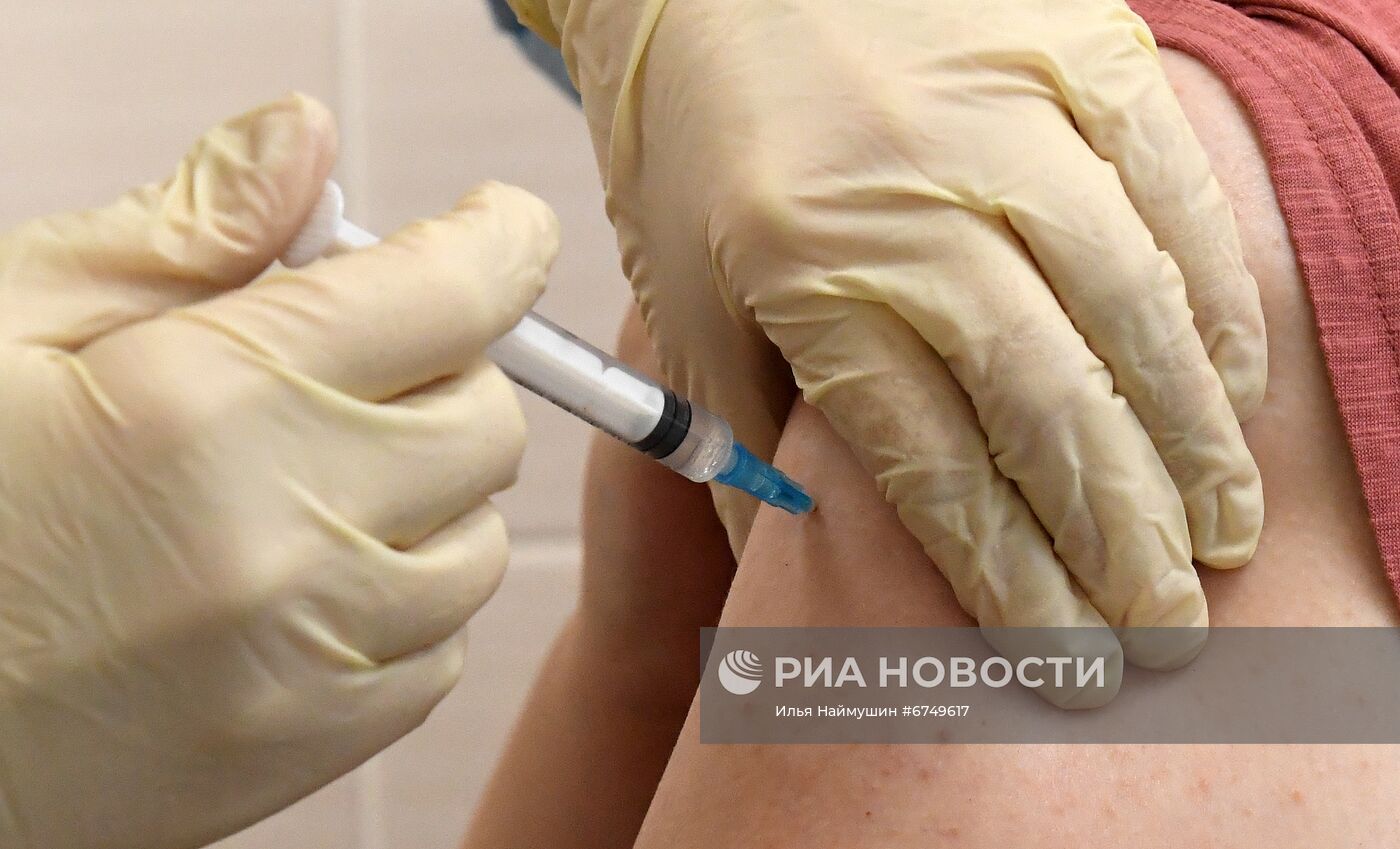 Обязательная вакцинация студентов от COVID-19 в Красноярске