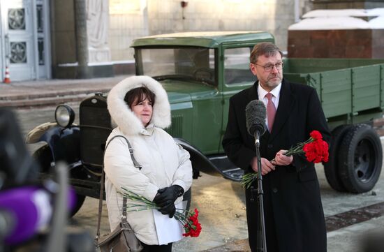 Торжественные мероприятия к годовщине снятия блокады Ленинграда