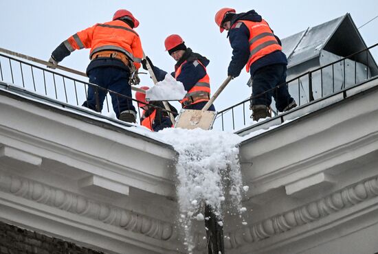 Уборка снега в Москве