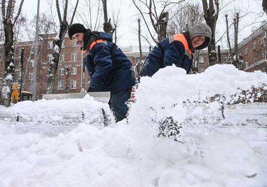 Уборка снега в Москве