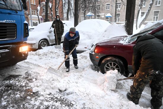 Уборка снега в Москве