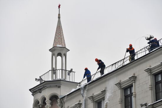 Уборка снега в Москве