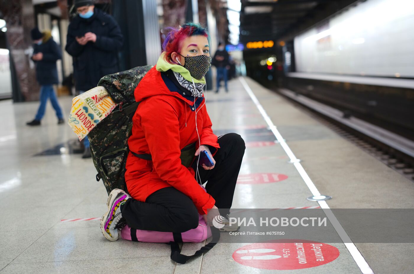 Соблюдение масочного режима в московском метро