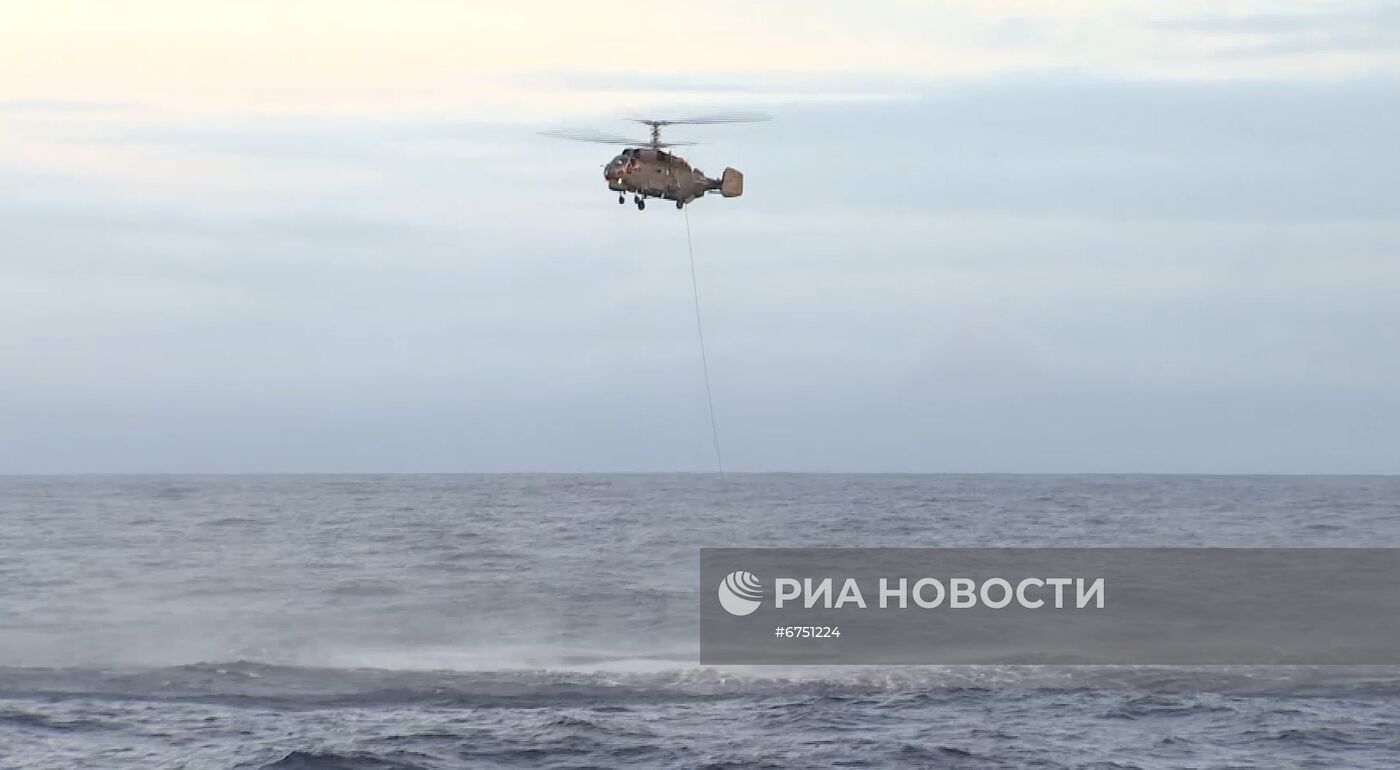 Северный флот отработал поиск подводных лодок в Норвежском море