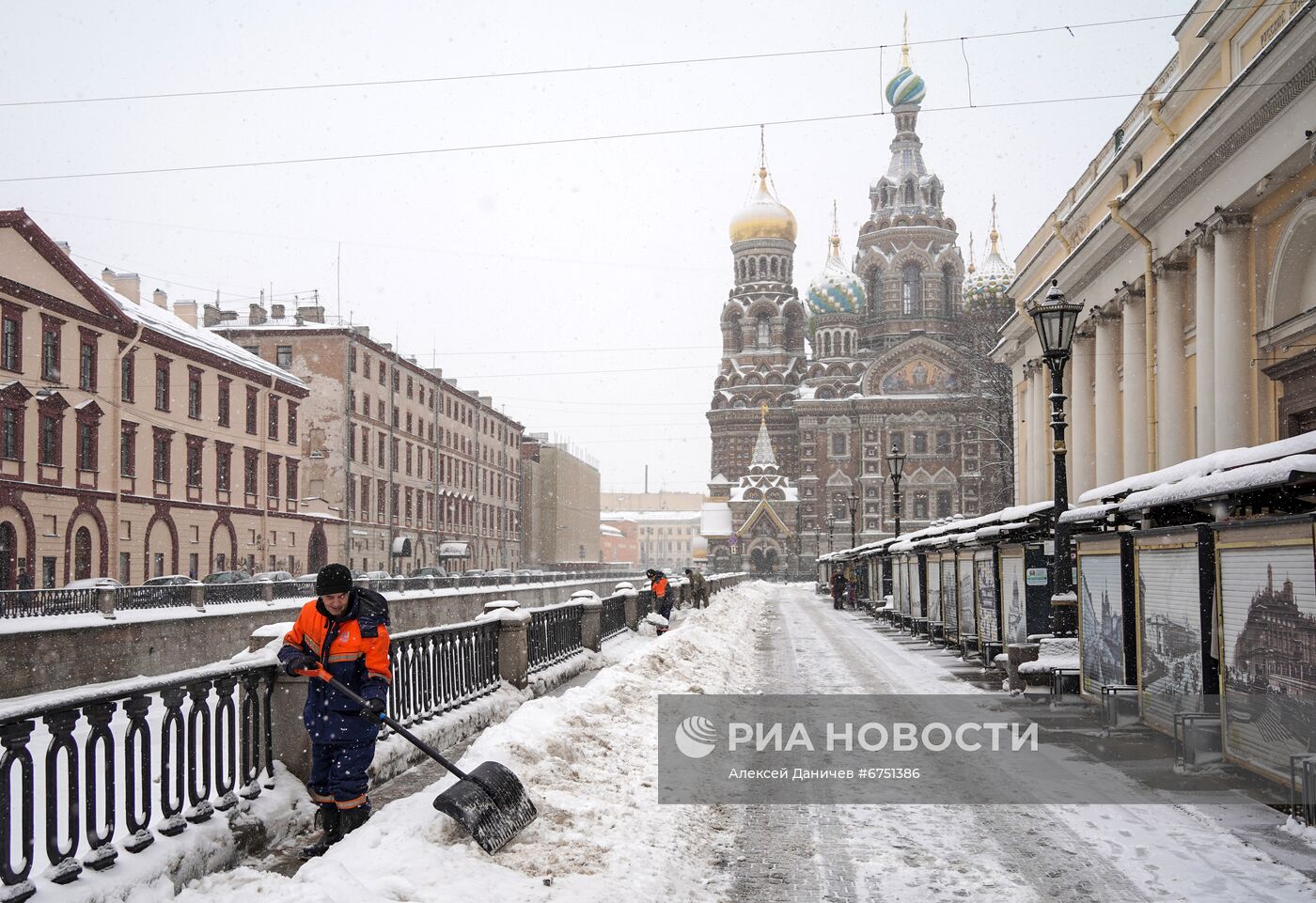 Снежный циклон "Надя" в Санкт-Петербурге