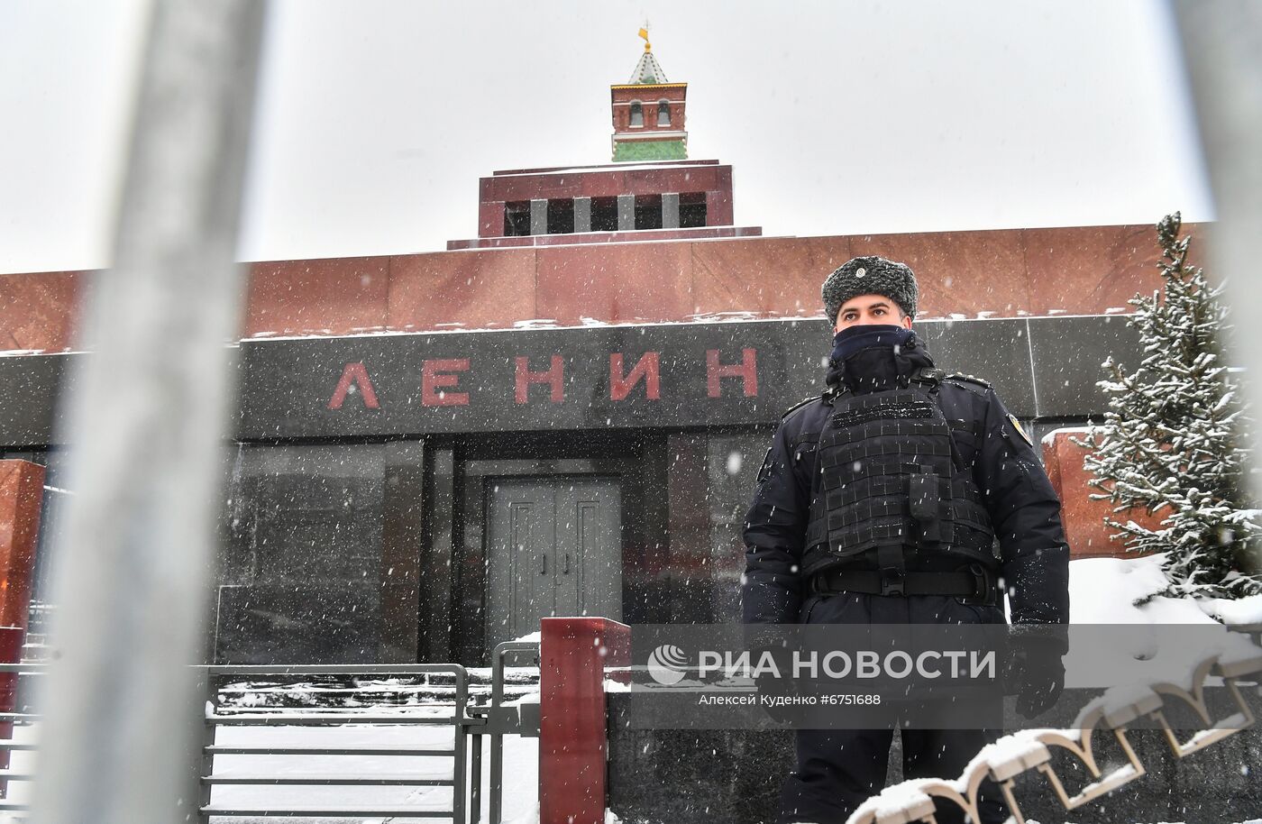 Мавзолей Ленина  закрыт для проведения профилактических работ