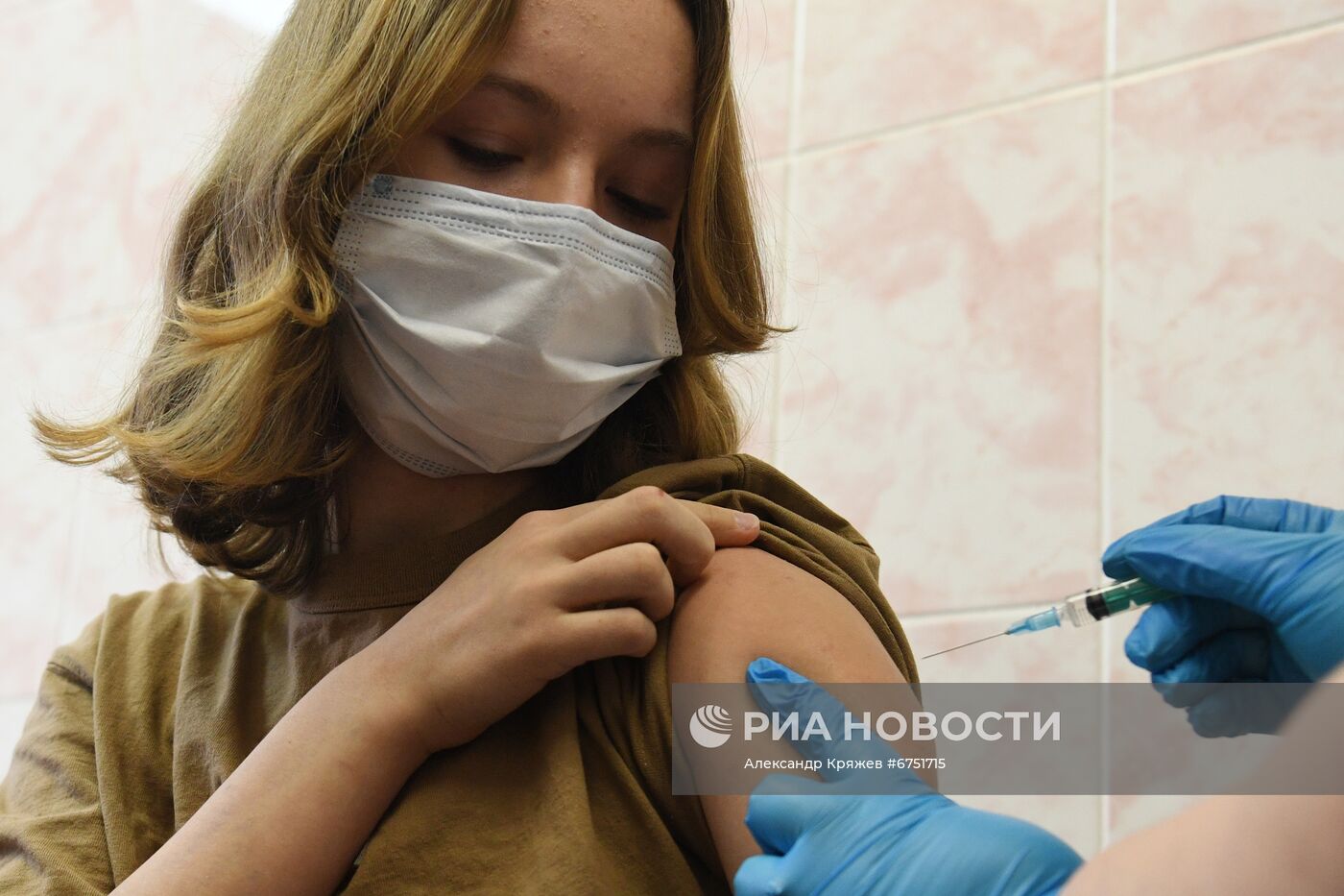Вакцинация подростков от Covid-19 в Новосибирске 