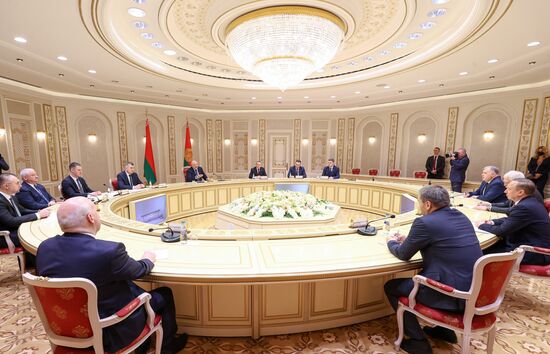 Встреча президента Белоруссии А. Лукашенко с губернатором Санкт-Петербурга А. Бегловым