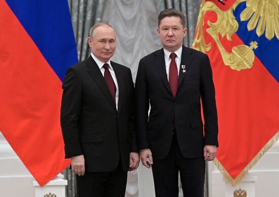 Президент РФ В. Путин вручил в Кремле государственные награды