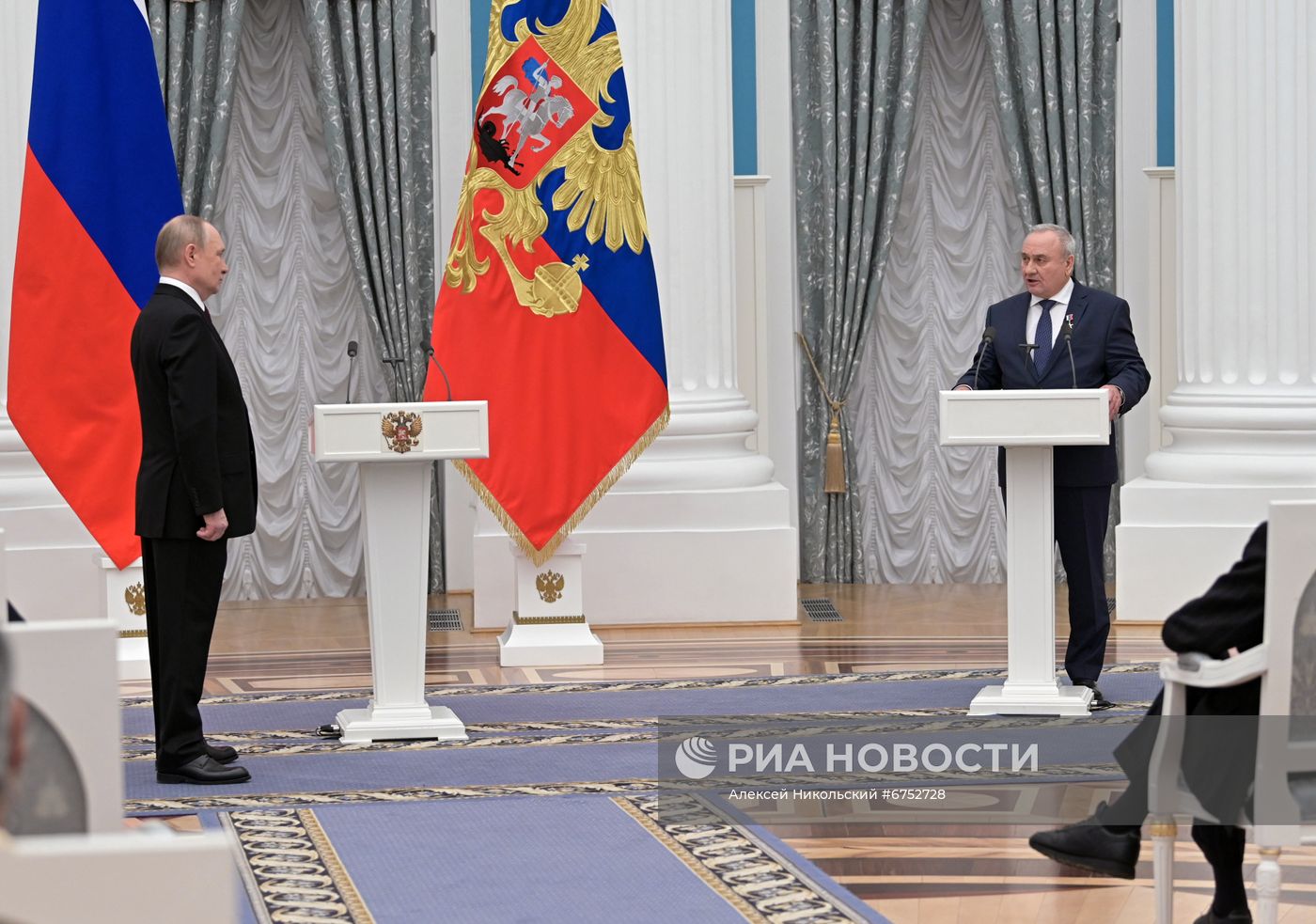 Президент РФ В. Путин вручил в Кремле государственные награды