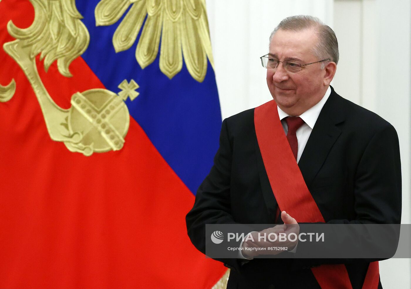 Президент РФ В. Путин вручил в Кремле государственные награды